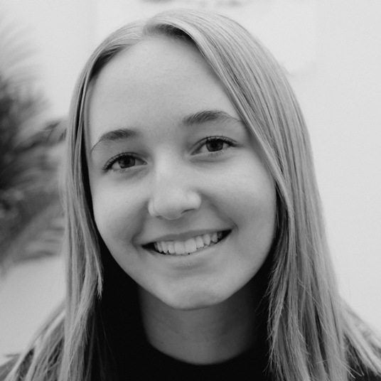Elyn Lesser head shot