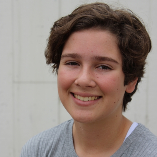 Lizzy Legere* head shot