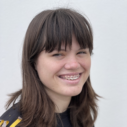 Elle Davis head shot