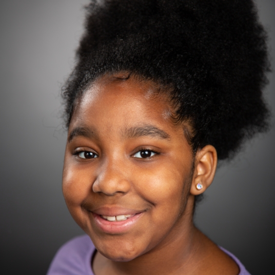 Alex Pryor head shot