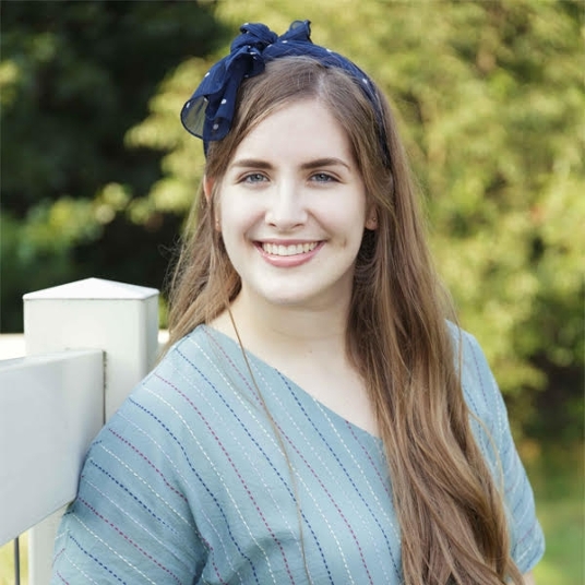 Abby Davis head shot