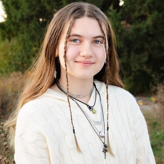 Gabriella (Ella) Bartys head shot