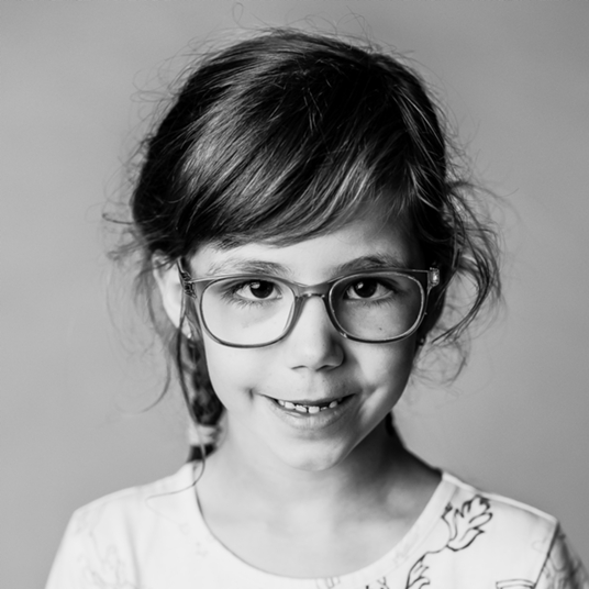 Isla Anear head shot