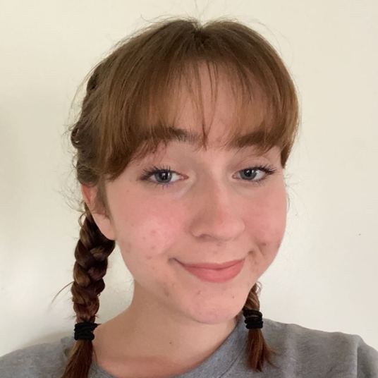 Eliana Kraer head shot