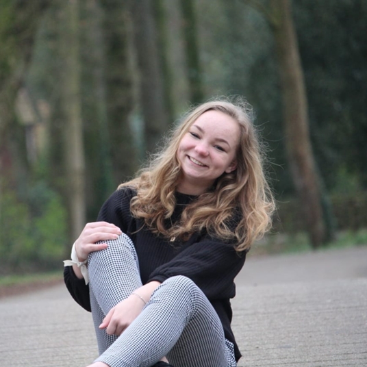 Larou de Jong head shot