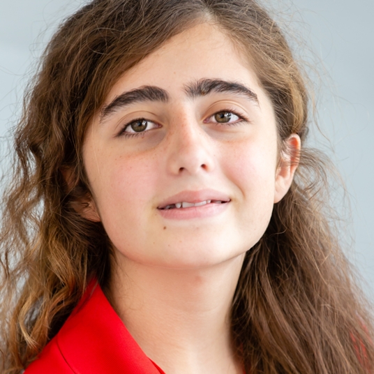 Andrea Bravo-Contreras head shot