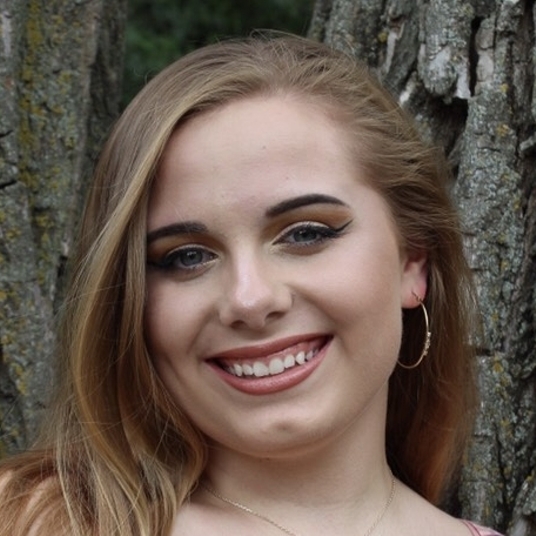 Cloey Gray^ head shot