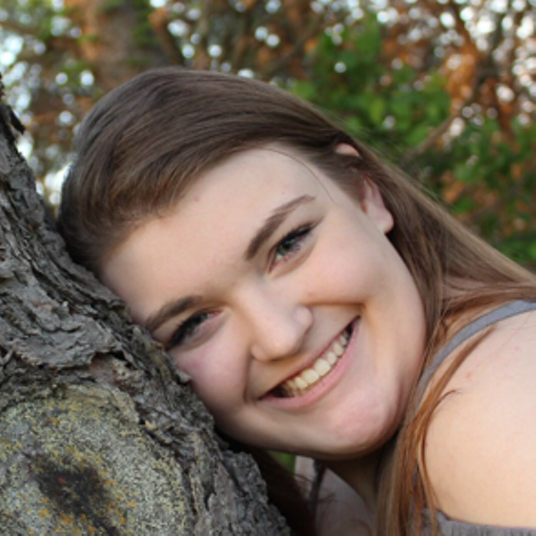 Sydney Lohr* head shot
