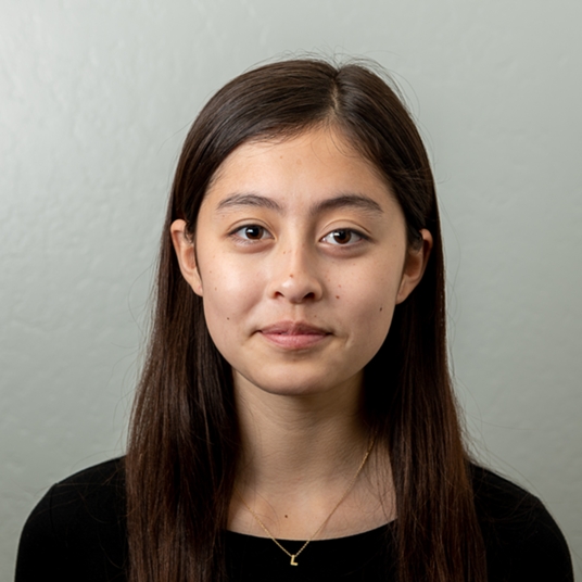 Luisa Mindel (12) head shot