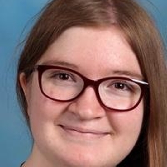 Sarah Engle head shot