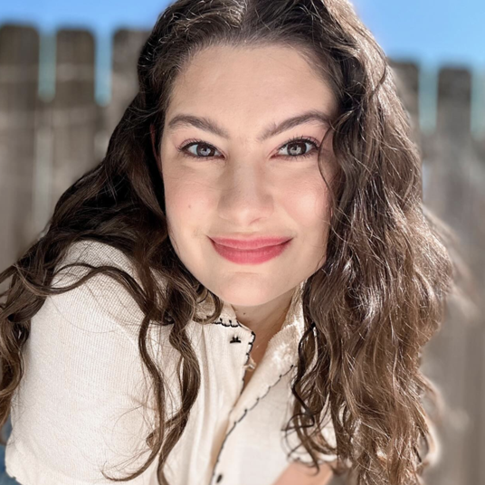 Natalie Davis head shot