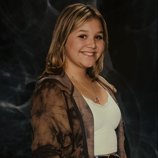 Bella Muncy (she/her) head shot