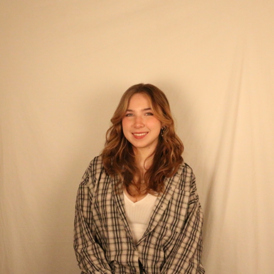 Chloe Phelps head shot