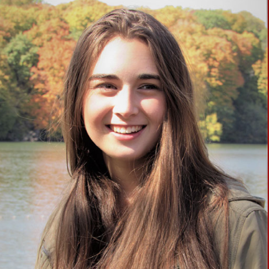 Caroline Olson head shot