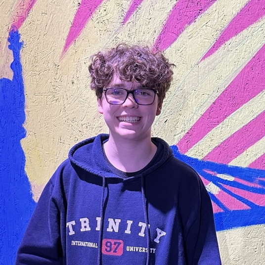 Luke Arnold head shot