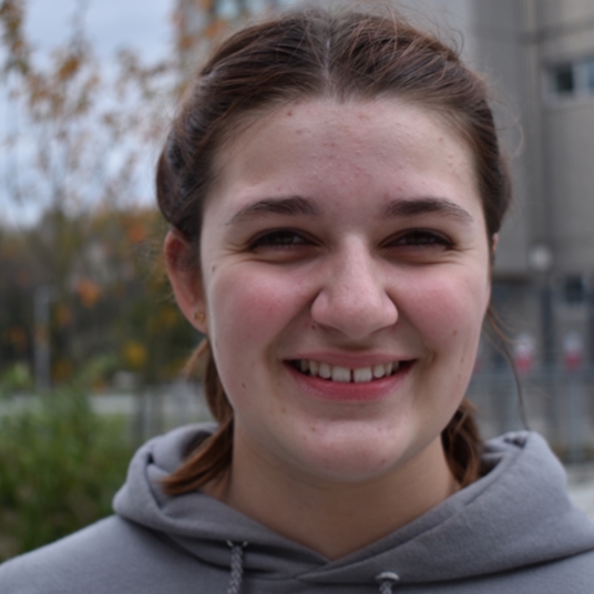 Gwen Luccio head shot