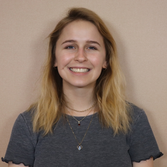 Caroline Chael head shot