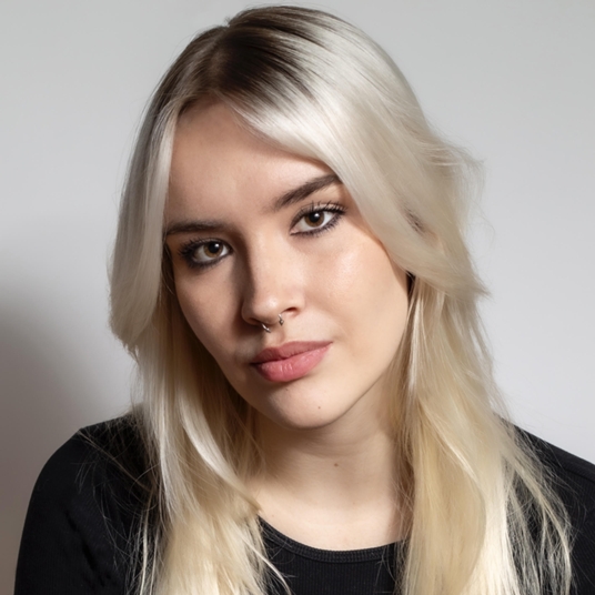 Naomi Orange head shot