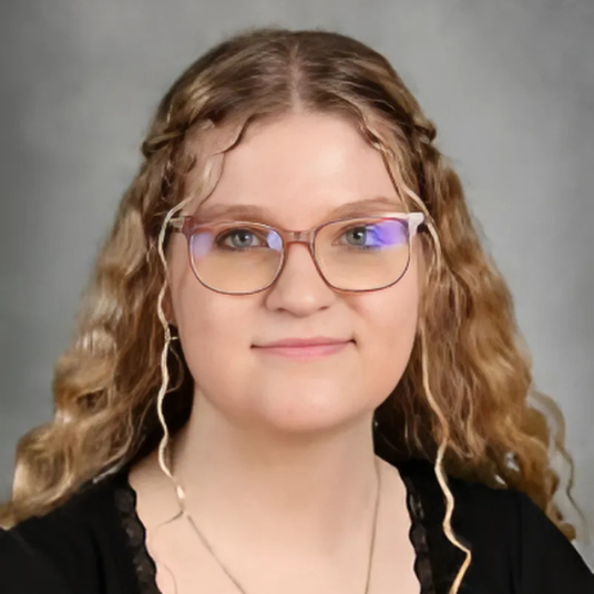 Sara Conrad head shot