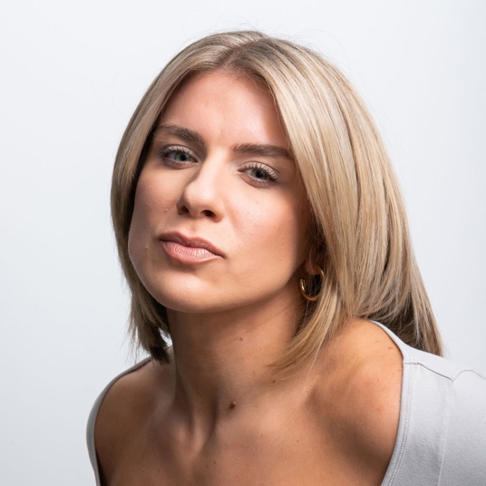 Erica Gunaca head shot