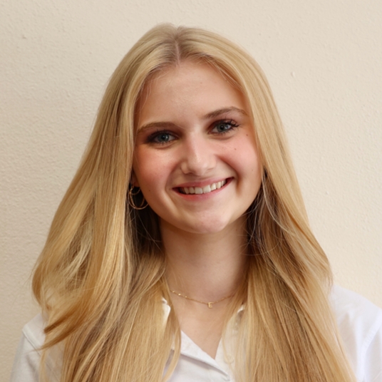 Eleanor Dickenson head shot