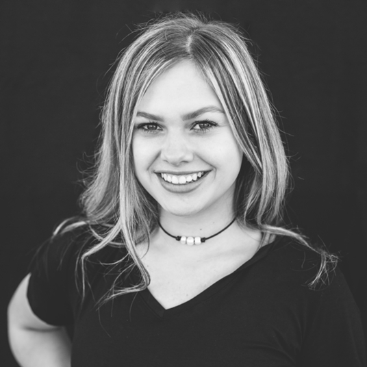 Ella Amis head shot