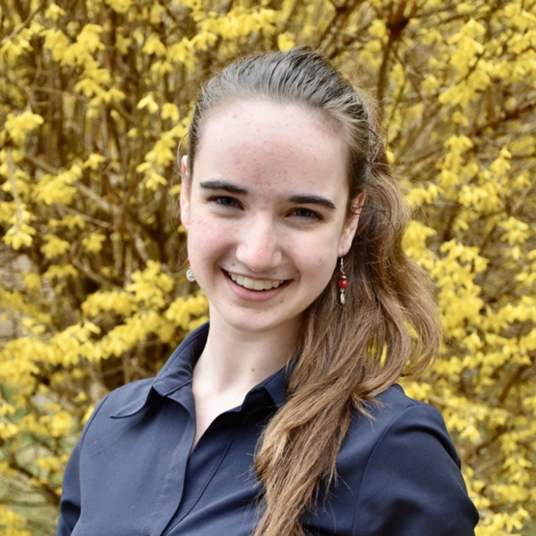 Sarah Barry head shot