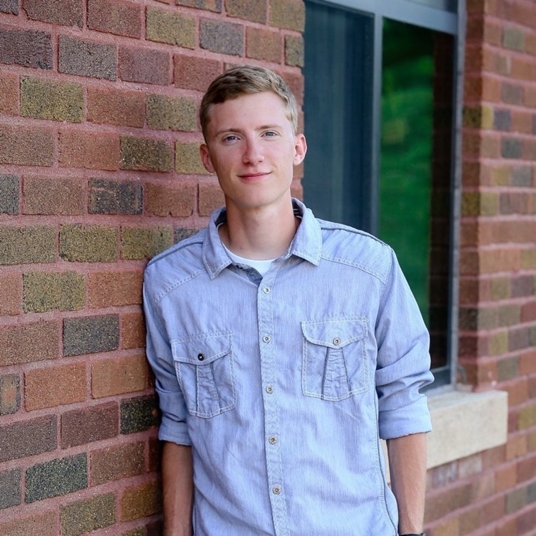 Leighton Barnum head shot