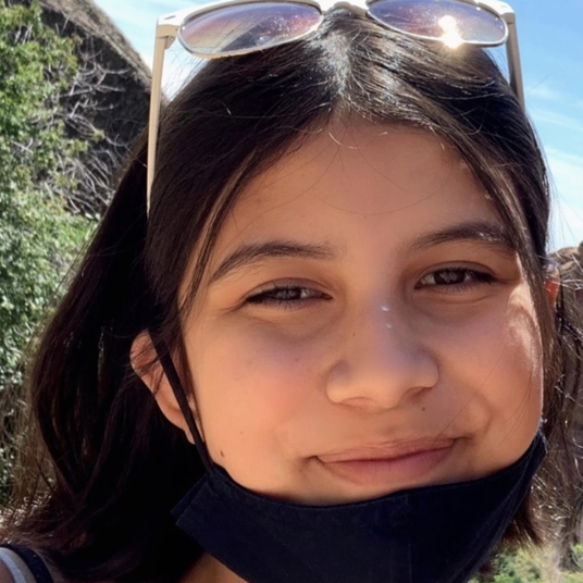 Arianna Calero Anthis head shot