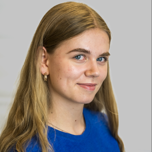 Tessa Priesman (Central '26) head shot