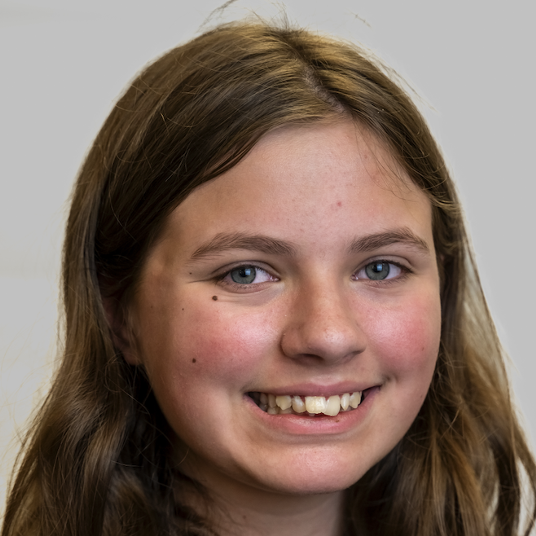 Nina Joerz (Buffett '28) head shot