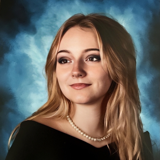 Kaylee Byers head shot