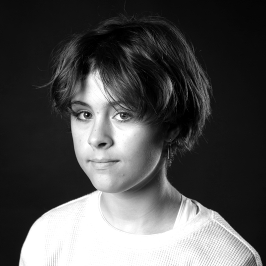 JOSIE LITTRELL (Simon) head shot