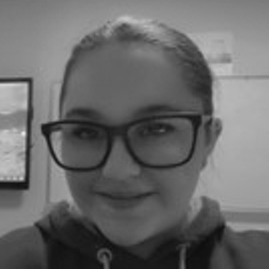 Liv Davis head shot