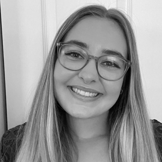 Amanda Squires head shot