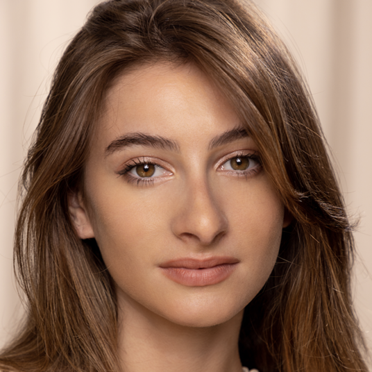 Lola Arenas head shot