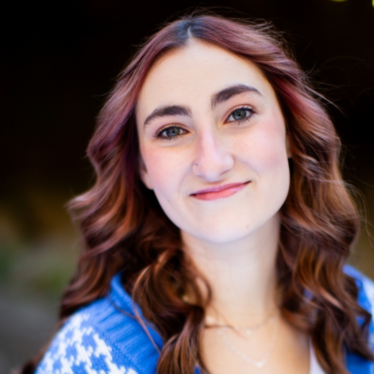 Cari Francis head shot