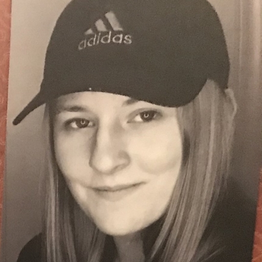 Kalli Smith as Lauren/Annie head shot