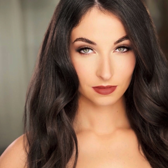 Mikaela Holmes head shot