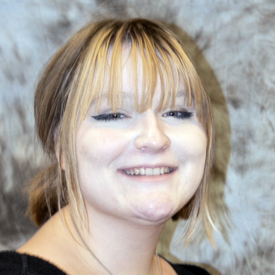Anna Harris head shot