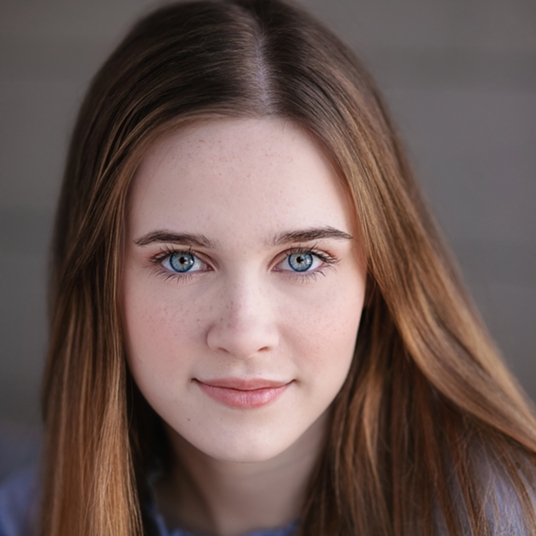 Alina Melcer head shot