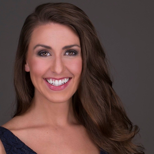 Carolyn Lohr head shot