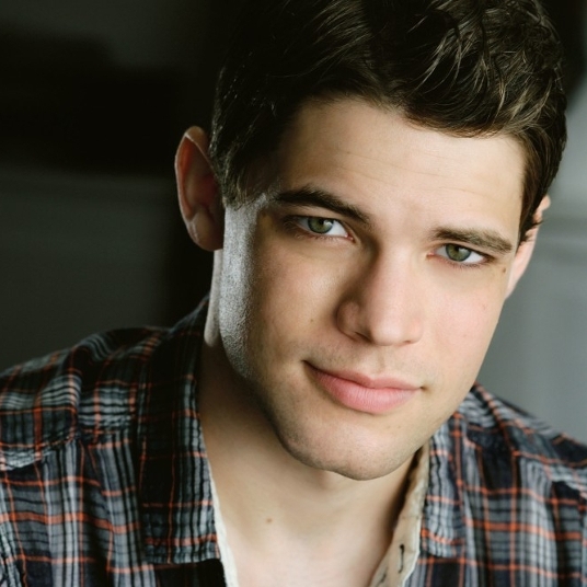 Jeremy Jordan head shot