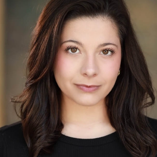 Izzi Robles head shot