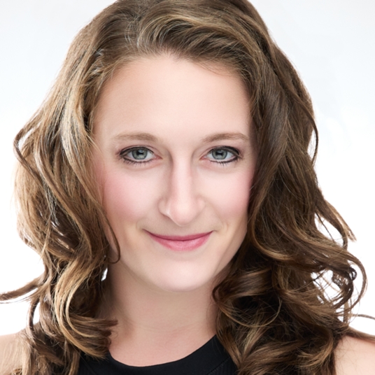 Leah Boresow Groover head shot
