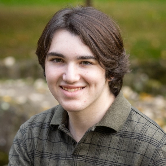 Milo Hasak head shot