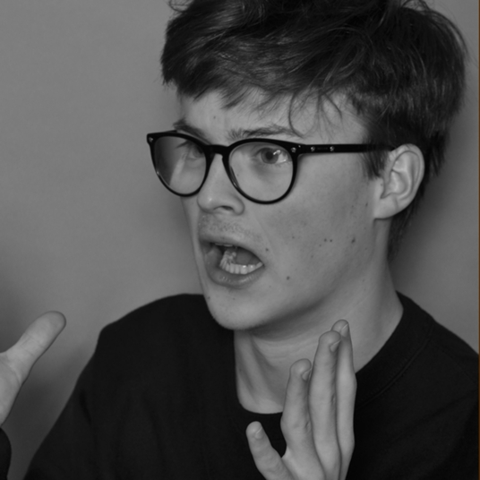 Steele Howell head shot