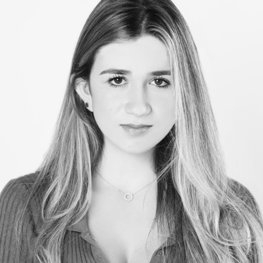 Zoe Holtzman '22 head shot