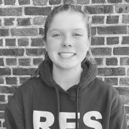Emma Mathews head shot