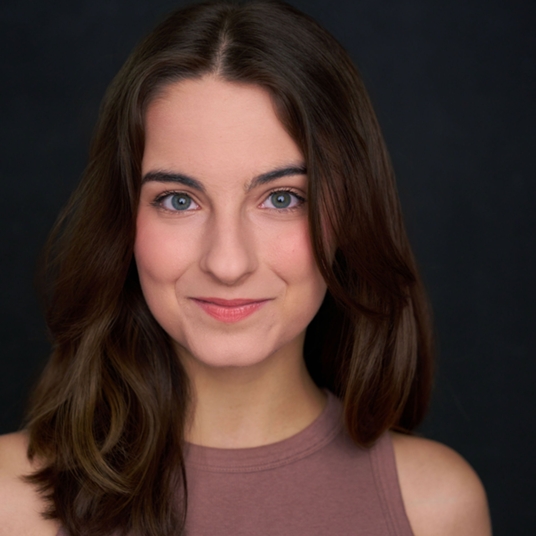 Erin Chaves head shot